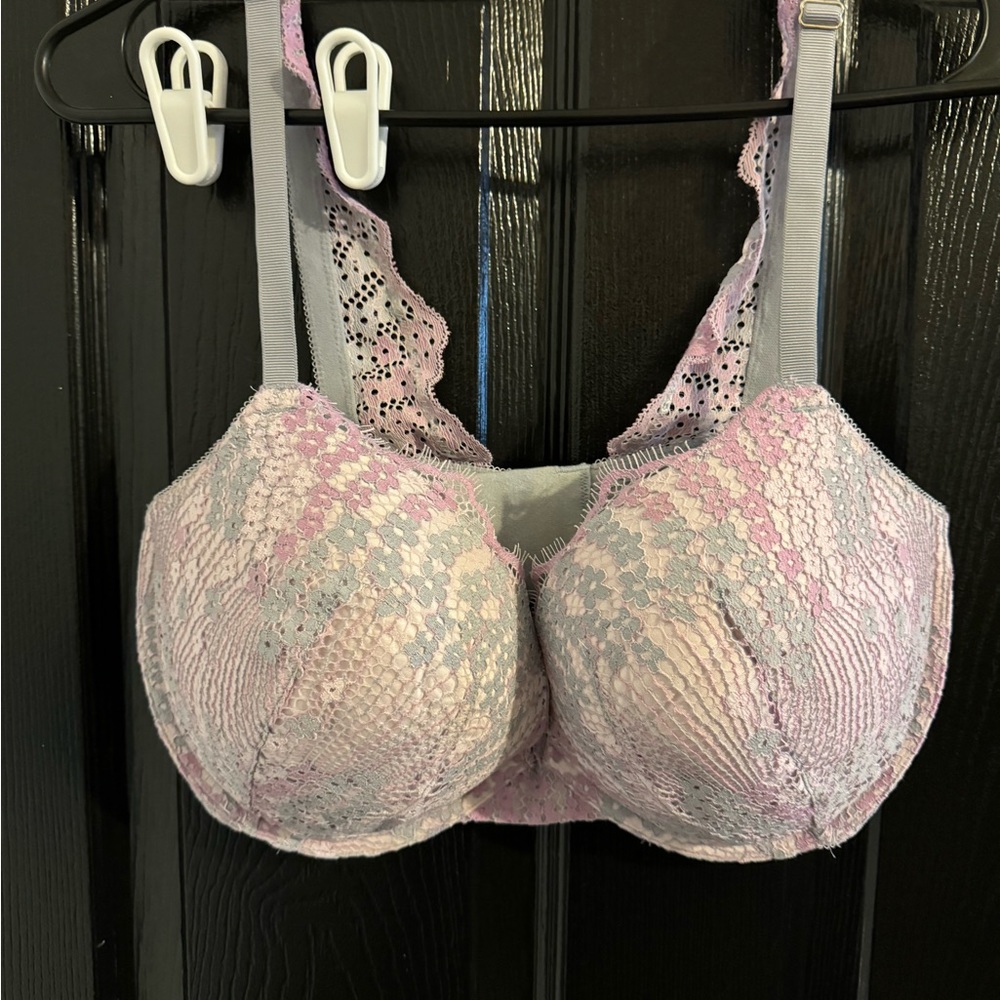VS lightly padded lace bras in size 38 DD with underwire and hook back closure.